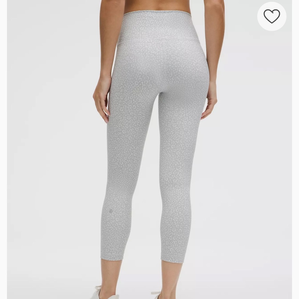 NWT Lululemon Wunder Train High Rise Crop - Picture 4 of 4